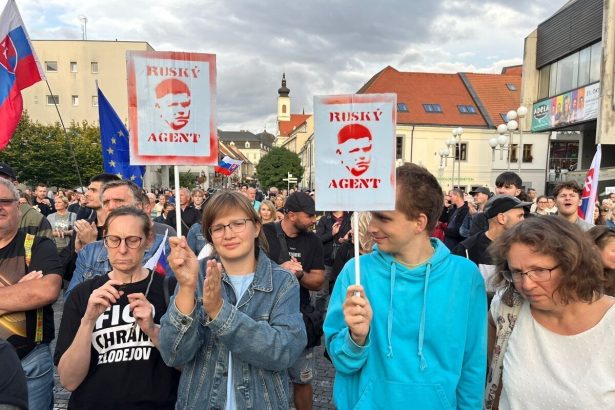 Namestie 17 novembra obsadia Matovicovci