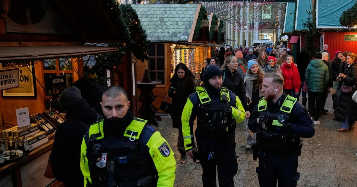 Nemecko Policia zasahovala po stovkach bombovych hrozieb