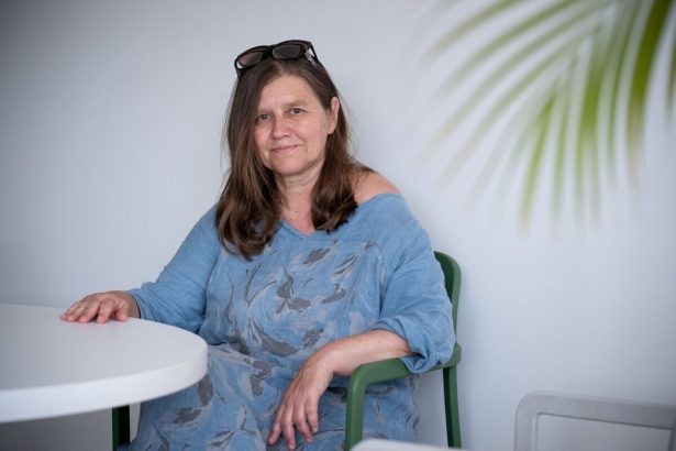 Neznamy pachatel rozbil okno manzelov Simeckovych