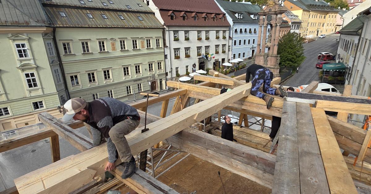 Obnova barokoveho krovu vstupuje do zaverecnej fazy