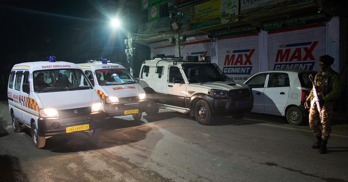 Pri vybuchu na policajnej stanici v Kasmire zomrelo sedem ludi