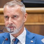 Sutazi sa malo hrozi plytvanie Rasiho zasah do statnych zakaziek naplnil obavy