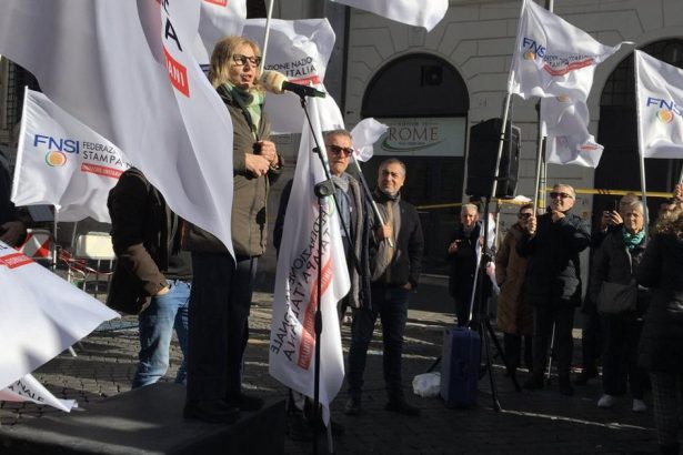 Talianski novinari strajkuju pre nizke platy