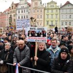 Tisice ludi v Prahe protestuju proti vlade ANO SPD a Motoristov