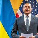 Ukrajina Clovek Zelenskeho rezignoval po prehliadke domu