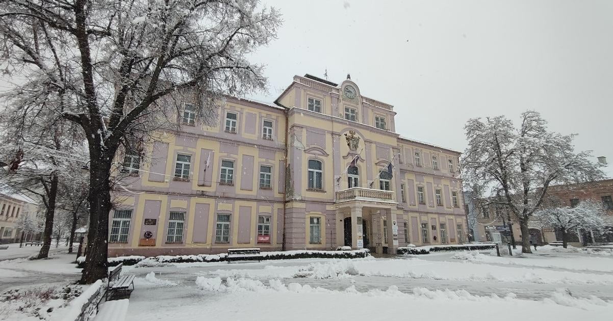 V centre Liptovskeho Mikulasa chatra pamiatka Radnica chce prestahovat skolu