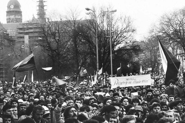 Vlada chcela ludi vyhnat do prace budu opat strngat klucmi