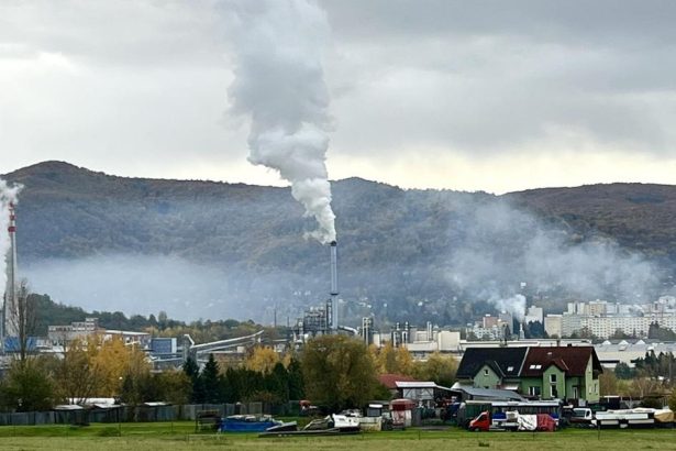 Vysetrovanie znecistenia ovzdusia v meste pod Pustym hradom skoncilo nikoho neobvinili