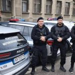 Zrazen zena stratila krv krvacanie zastavili traja policajti