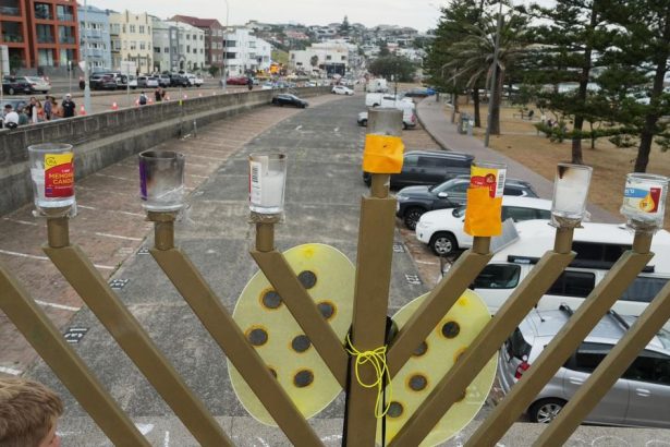 Australia Muz obvineny zo strelby v Sydney cvicil so svojim otcom