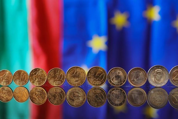 Bulharsko sa luci s levom euro prichadza s nadejou aj obavami