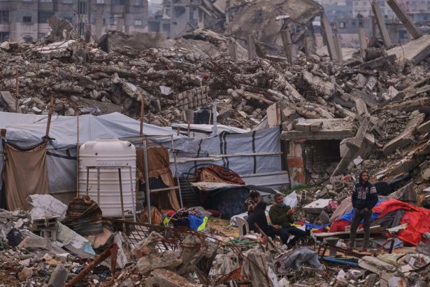 Desat krajin upozornilo na zhorsenie humanitarnej situacie v Gaze