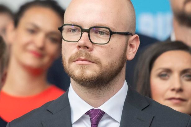 Dvorak kritizoval ze Sasko neskoro predstavil navrh novely liekovej politiky