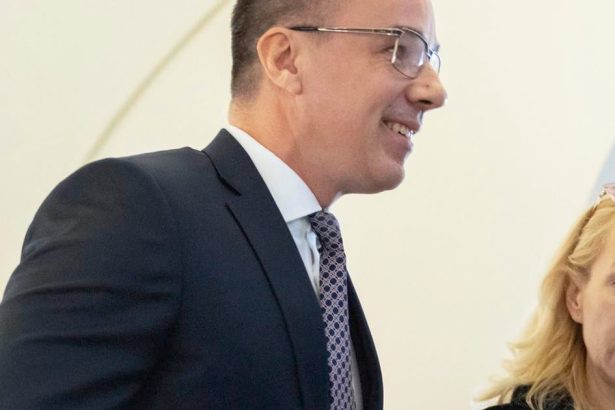 E Tomas Trinasty dochodok doruceny najneskor do 19 decembra