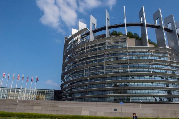 EU Europarlament podporil vytvorenie vojenskeho schengenu