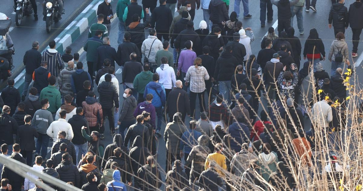 Iran Po maloobchodnikoch zacali protestovat aj studenti