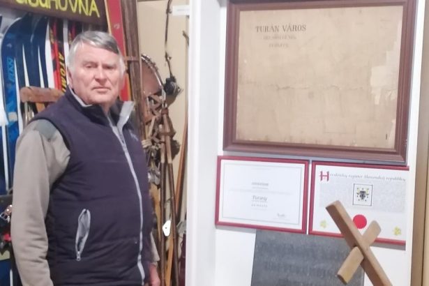 Ludom ukazuje svoje stare mamy a obraz pribuzneho od slavneho maliara