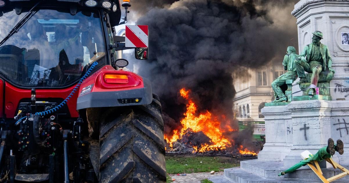 Ohen a hnoj na bruselskych uliciach Farmari bojuju proti dohode s Juznou Amerikou