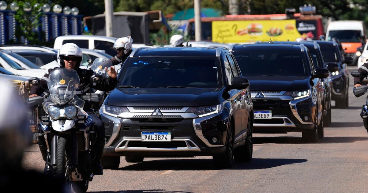 Operovali byvaleho brazilskeho prezidenta Bolsonara pre slabinovu prietrz