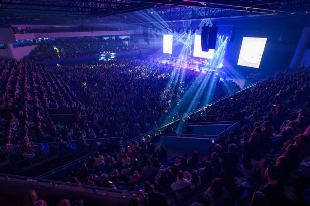 Para oslavila 30 narodeniny najvacsim koncertom