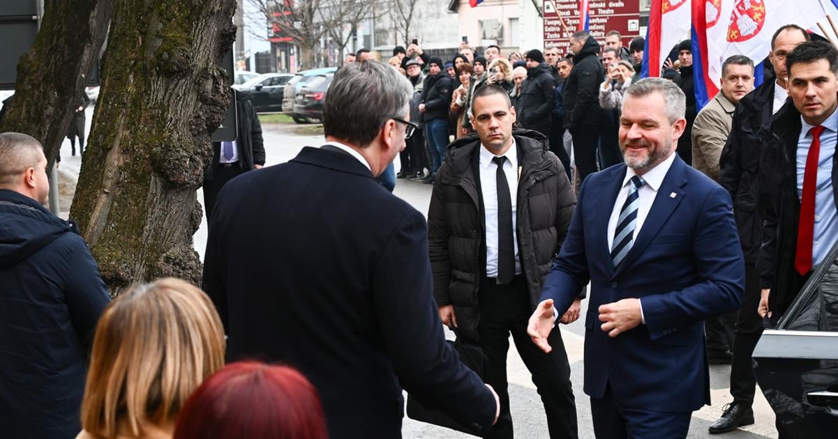 Prezidenti navstivili Slovakov v Srbsku Protestovali proti Vucicovi Pellegrini sklamal niektorych
