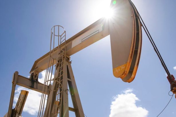 Ropa Ceny ropy v utorok rano klesli