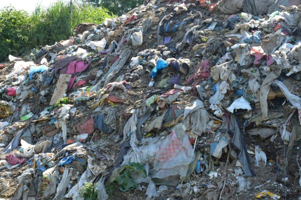 Stovky ton odpadu a potkany pod nohami