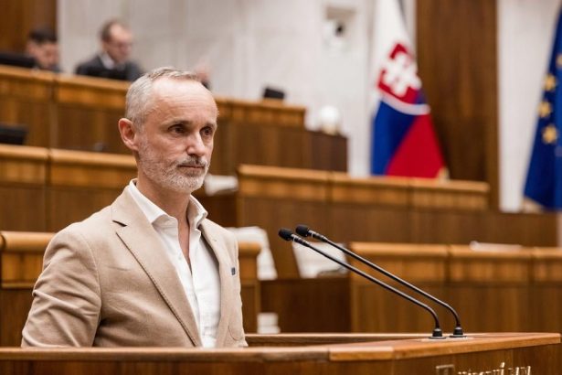 T Valasek Kalinakove tvrdenia o vojenskych nakupoch nesedia