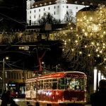 V centre hlavneho mesta zacina jazdit vianocna flotila