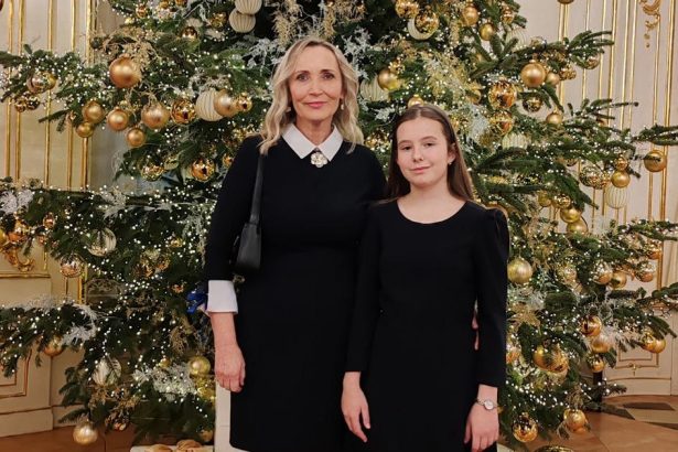 Vianocna pohladnica skolacky zo Starej Turej poputuje z Prezidentskeho palaca do celeho sveta