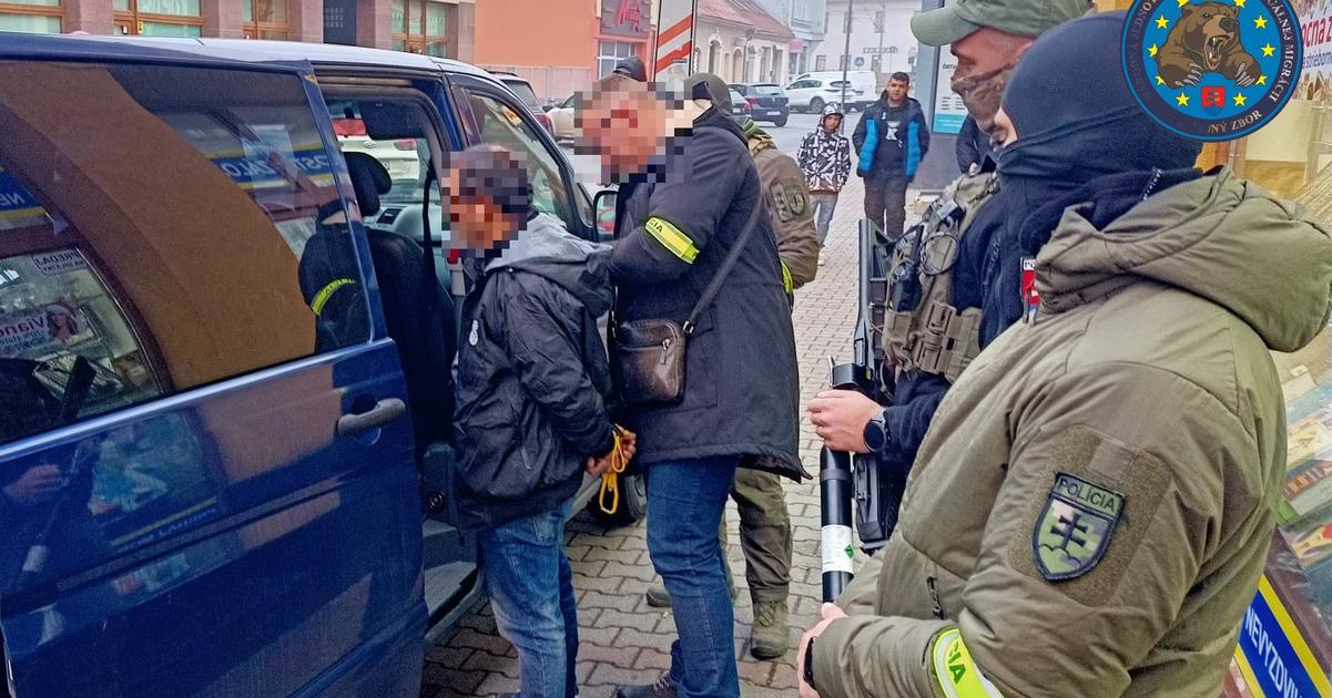Vo Zvolene zadrzali dvojicu za obchodovanie s ludmi