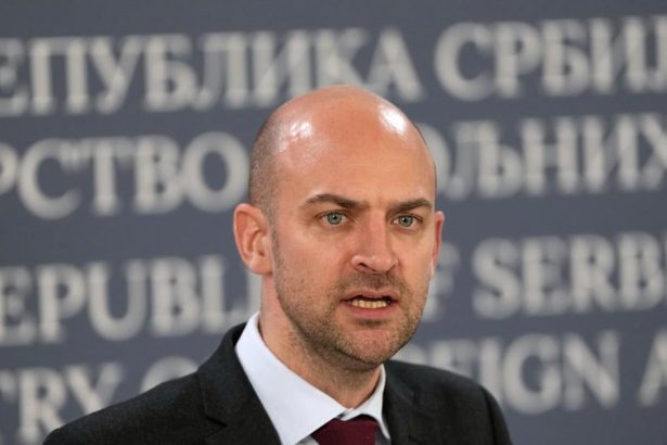 Francuzsko nesuhlas s vyjadreniami sefa NATO ze Europa sa bez USA neubrni