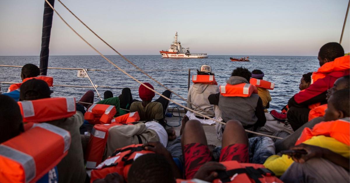 Gambia Najmenej sedem ludi sa utopilo po prevratili lod s migrantmi