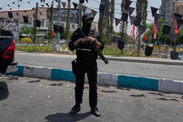 Iran Pri protestoch na zapade krajiny zomreli styri osoby