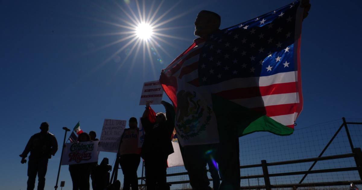 Kongresman ziada o prepustenie patrocneho chlapca ktoreho zadrzala ICE