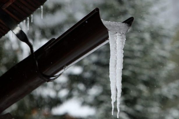 Meteorologovia hlasia postupne oteplovanie ocakavaju zrazky aj vznik poladovice