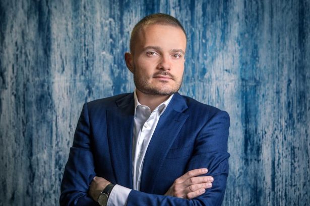 Miliardy aj vdaka Kalinakovi Strnad sa zrazu ocitol v klube najbohatssich na planete o jeho akcie bola sutaz