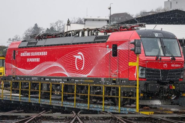 NAZOV ZSSK bude optimalizovat pocet zamestnancov a uplatni hromadne prepustanie