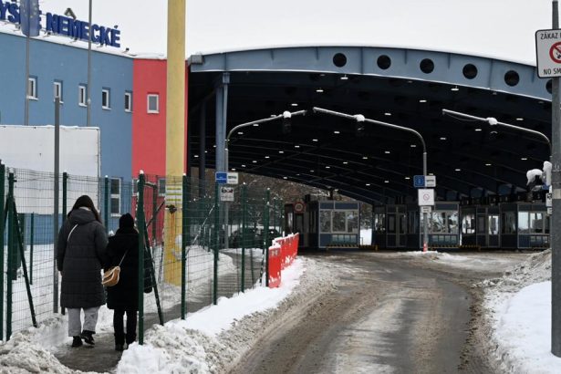 Na hranicnom priechode Uzhorod Vysne Nemecke otvorili pesi koridor