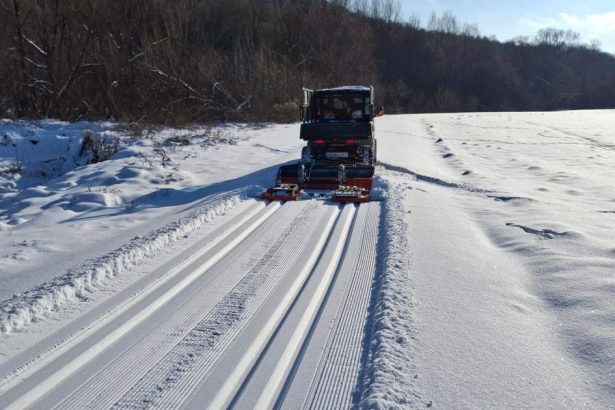 Napadli kopy snehu bezkari mozu jazdit na cyklotrasach