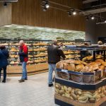 Obchody mozu byt 6 januara otvorene