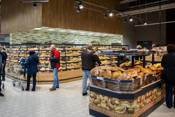 Obchody mozu byt 6 januara otvorene