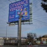 Otvorenie vyznamnej akcie propaguje problematicky bigboard Mesto ziada odstranit reklamu