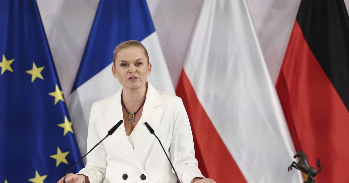 Polsko Vladna koalicia chce obmedzit siete pre mladistvych