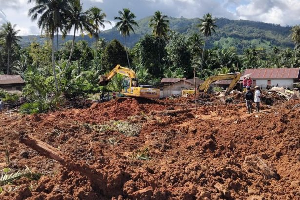 Pri zosuve po dy v Indonezii prislo o zivot najmenej sedem ludi patrapoju po dalsich