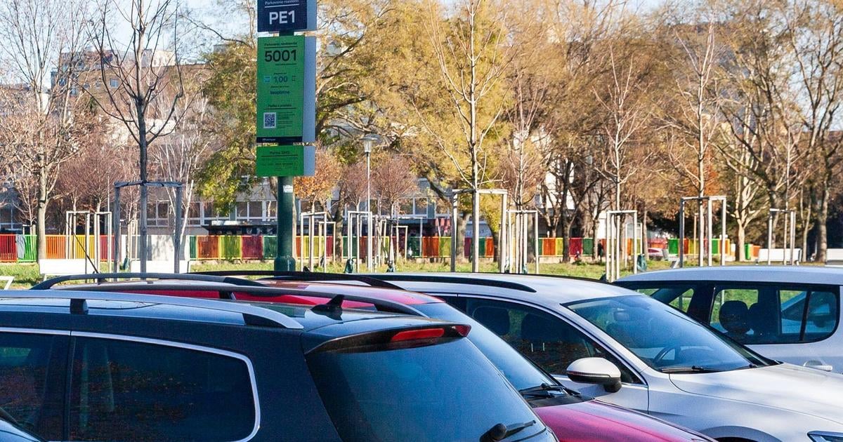 Rezort vnitra sa nebrani diskusii o znizeni vysky pokut za parkovanie v Bratislave