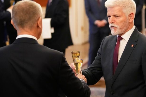 Rozputam brutalny boj pisal poradcovi Cesky prezident obvinil ministra zahranicnych veci z vydierania