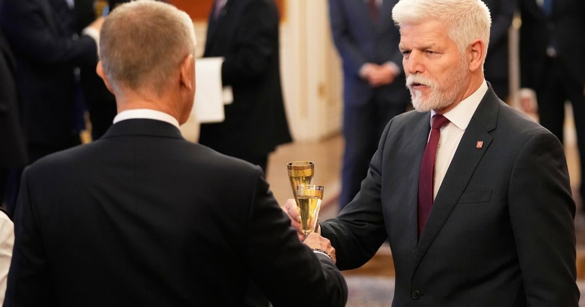 Rozputam brutalny boj pisal poradcovi Cesky prezident obvinil ministra zahranicnych veci z vydierania