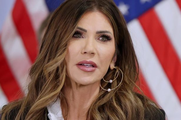 Strelba v Minneapolise vyvolala protesty Newsom vyzval Noemovu na rezignaciu