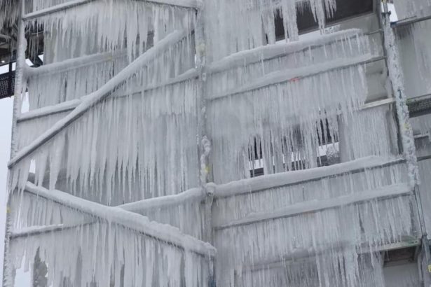 Sutovsky vodopad celi necakanej ladovej atrakcii v meste